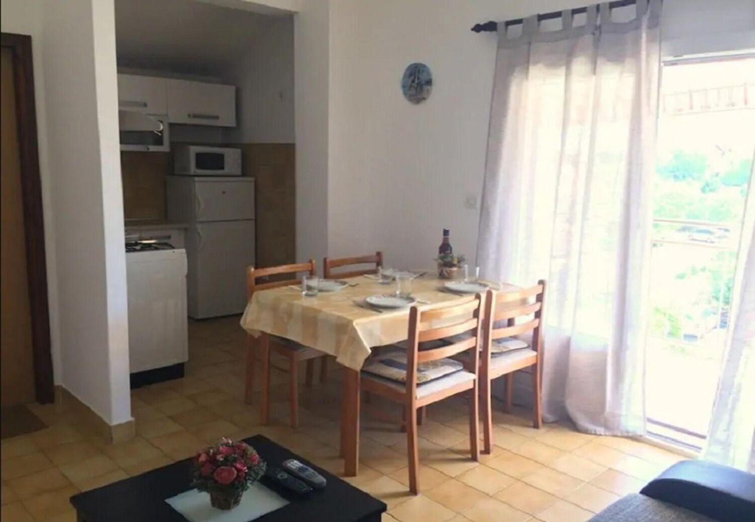 Apartments And Rooms Ognjen - Family Apartments With Free Parking Бетина Экстерьер фото