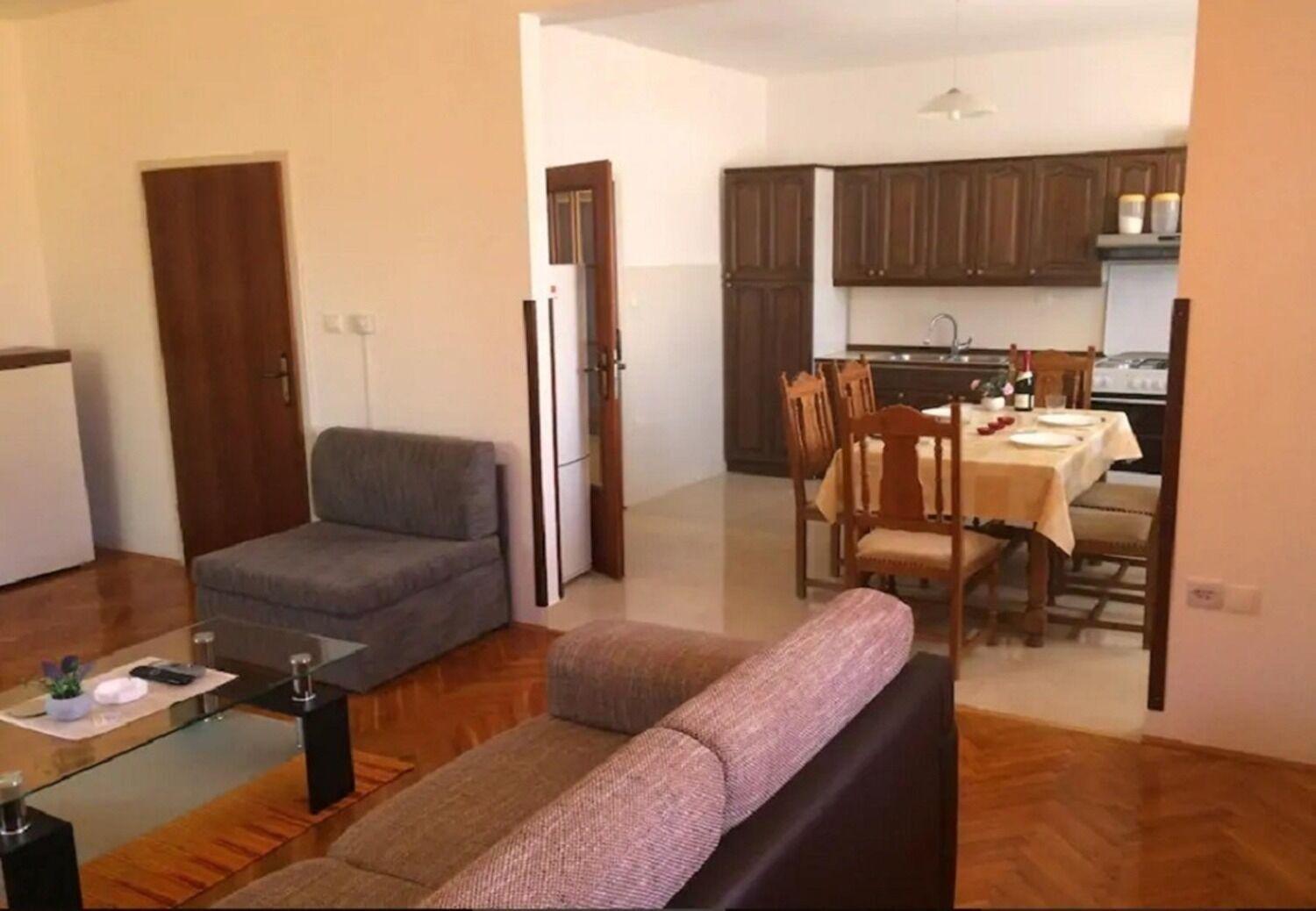 Apartments And Rooms Ognjen - Family Apartments With Free Parking Бетина Экстерьер фото