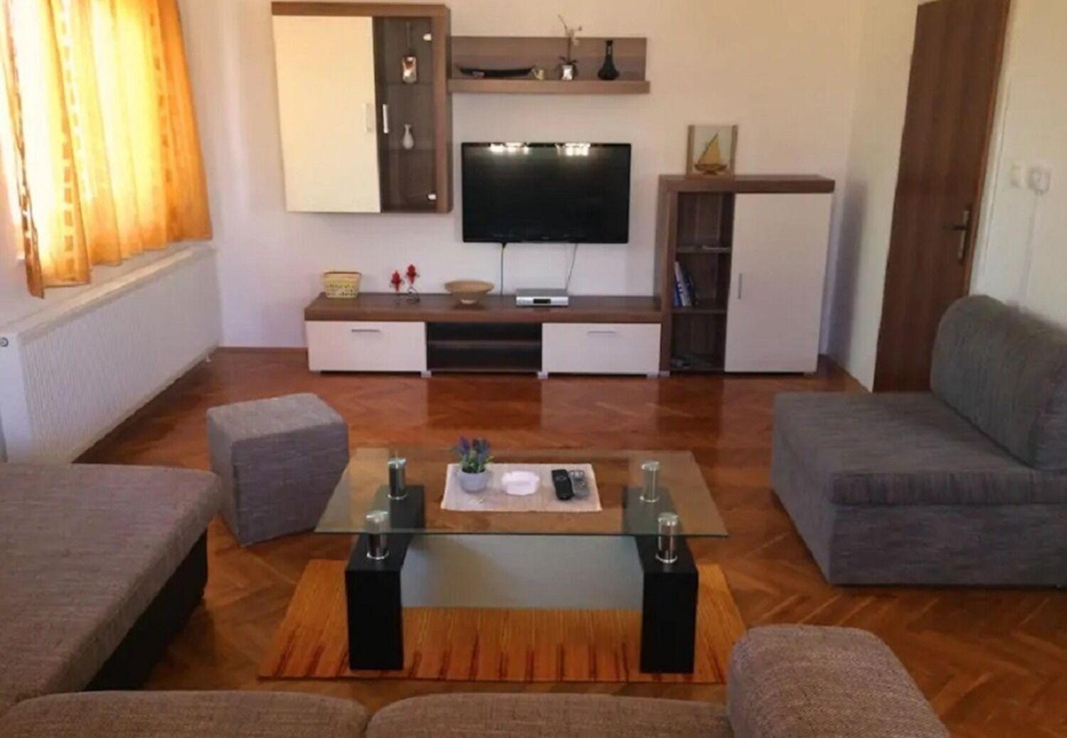 Apartments And Rooms Ognjen - Family Apartments With Free Parking Бетина Экстерьер фото